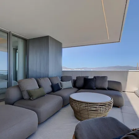 Luxury Front 2 Bed In Towers דירה *