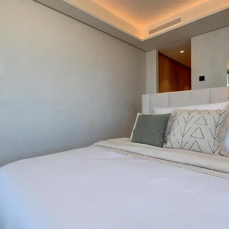 Luxury Front 2 Bed In Towers *