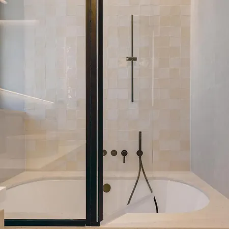 Luxury Front 2 Bed In Towers דירה *