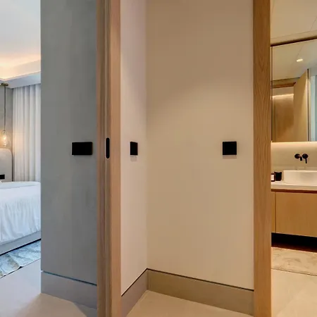 Luxury Front 2 Bed In Towers *