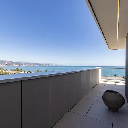 Luxury Front 2 Bed In Towers *