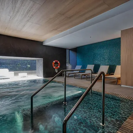 Luxury Front 2 Bed In Towers 公寓