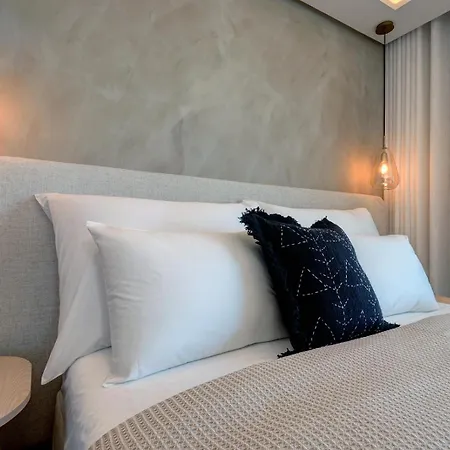 Luxury Front 2 Bed In Towers 公寓