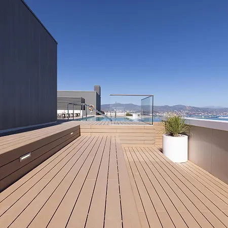 Luxury Front 2 Bed In Towers *