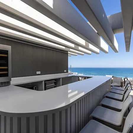 Luxury Front 2 Bed In Towers