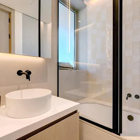 Luxury Front 2 Bed In Towers
